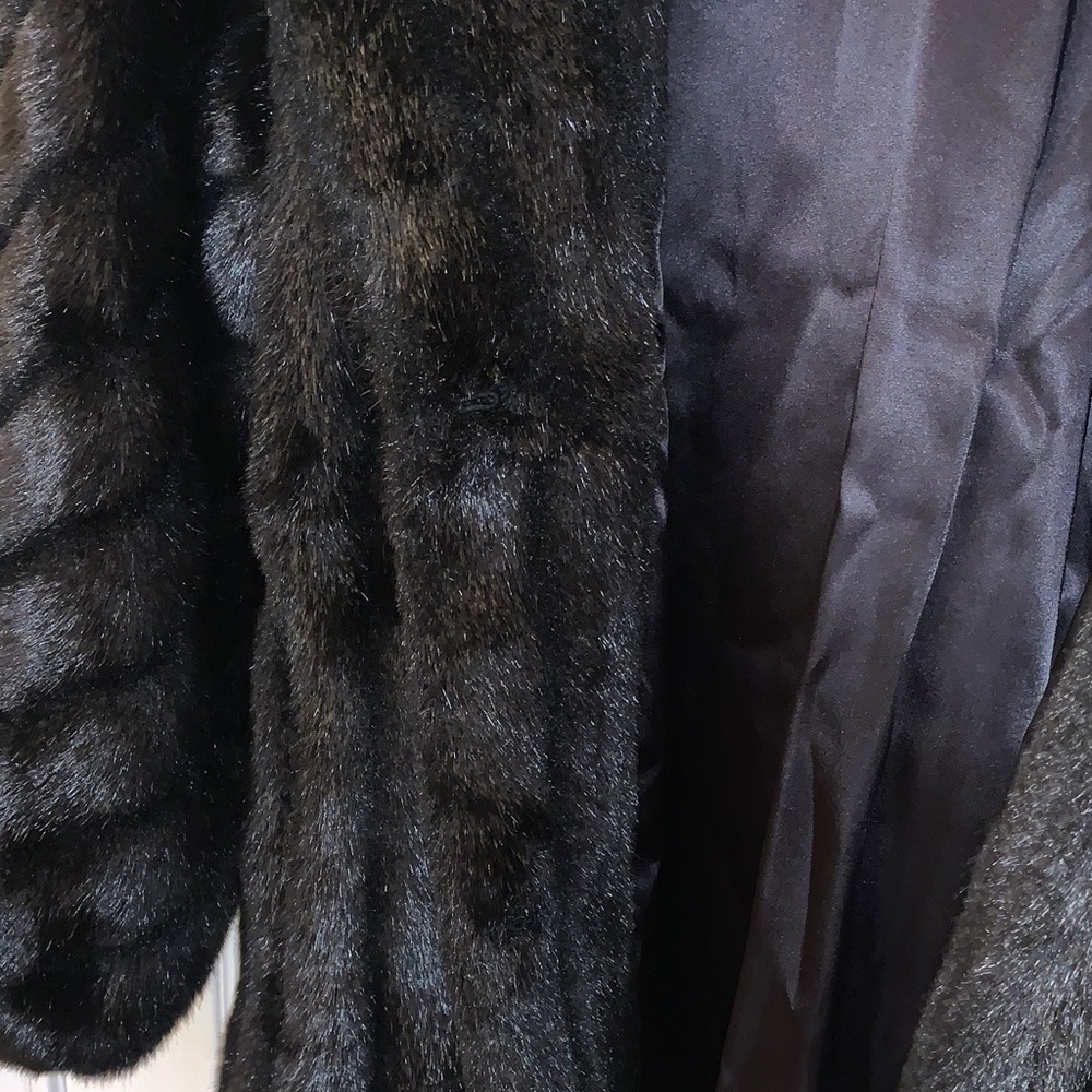 Beautiful Monterey Fashions Black Faux Fur Coat Made in USA - Picture 6 of 10